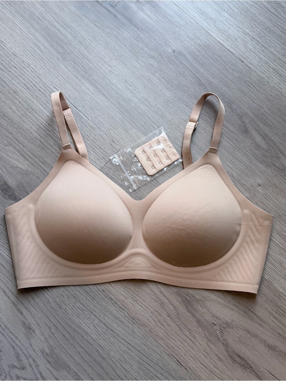 NWOT Vertvie Seamless Wireless Jelly Bras — Lot of 3 (Black, Praline, & Nude) - Picture 3 of 12